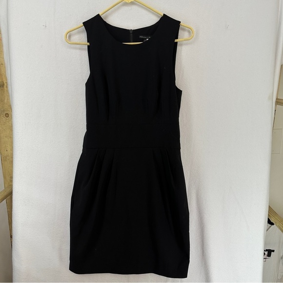 NWT Pippa Sleeveless Mini Dress With Pockets Size 4 Black - Picture 1 of 10